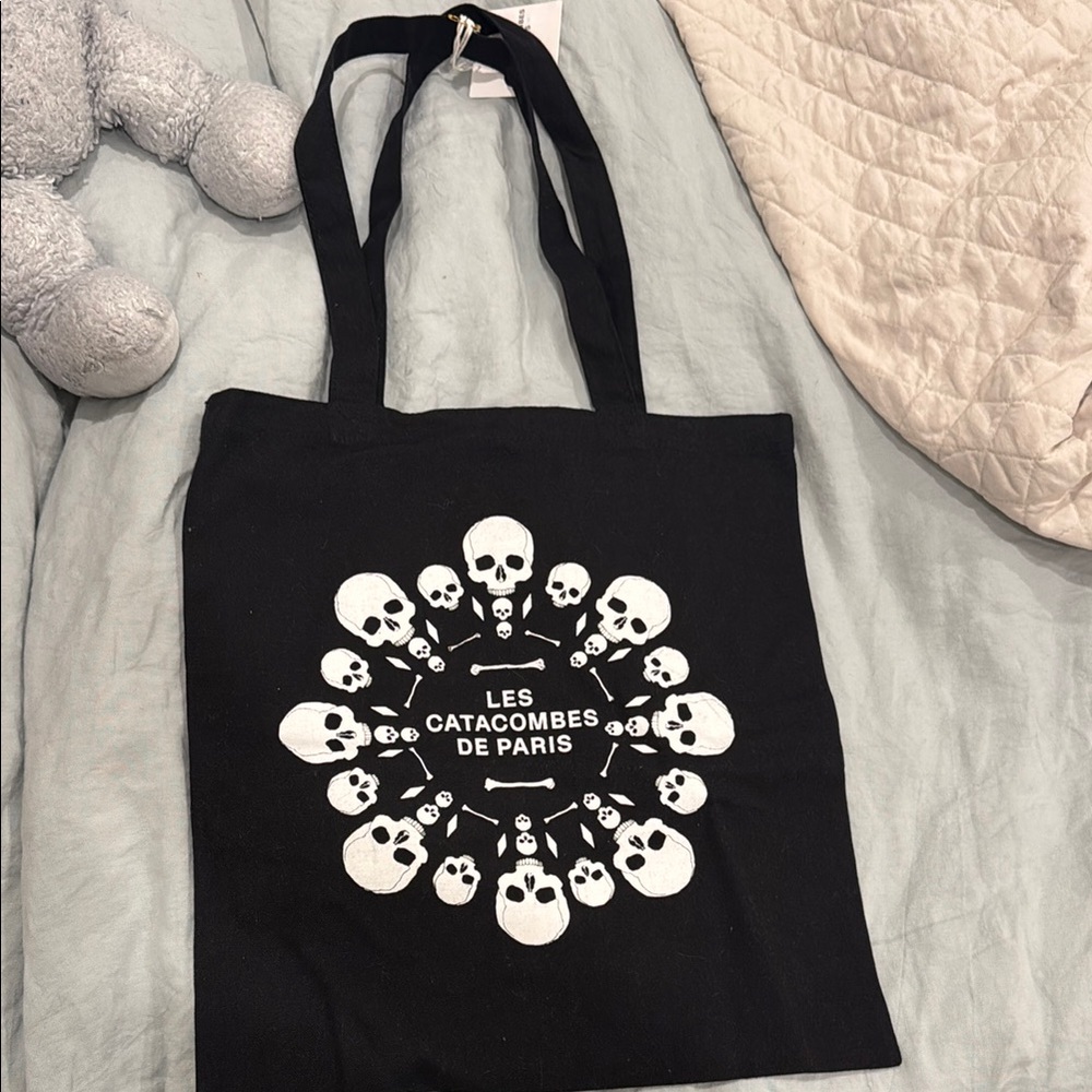 Les Catacombes de Paris Black Tote Bag